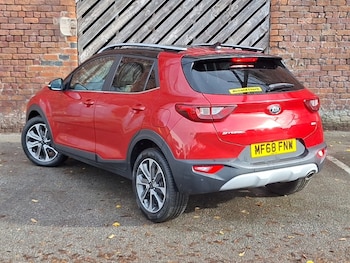 Used Kia Stonic 2018 for sale - 77031901: Photo