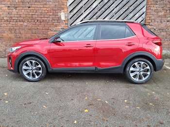 Used Kia Stonic 2018 for sale - 77031901: Photo