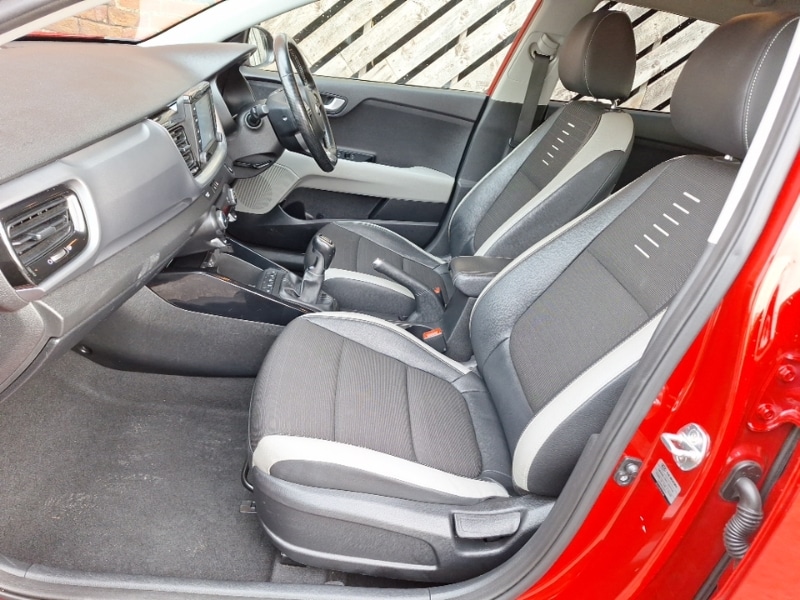 Used Kia Stonic 2018 for sale - 77031901: Photo 5