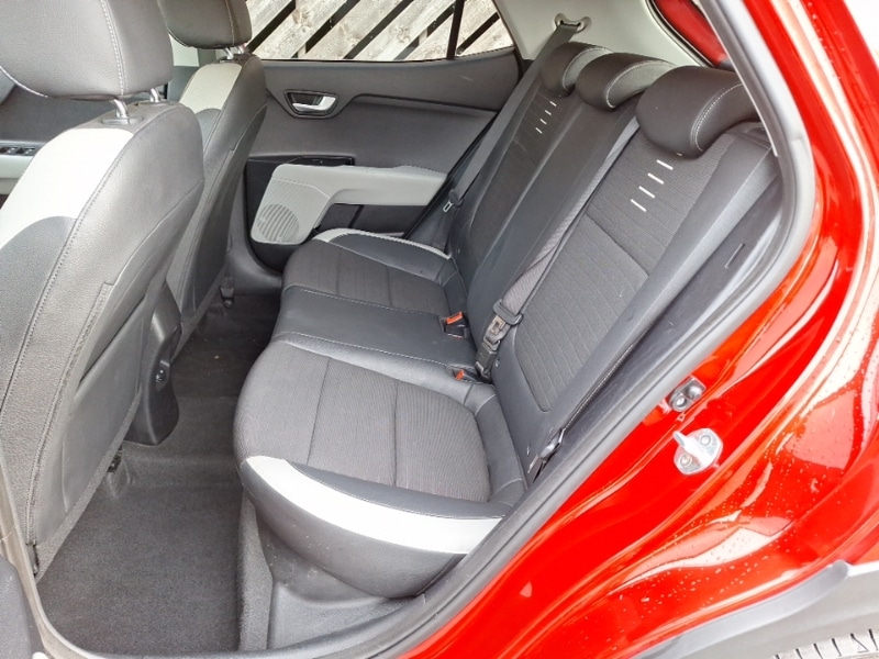 Used Kia Stonic 2018 for sale - 77031901: Photo 6