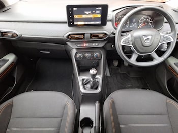 Used Dacia Sandero Stepway 2022 for sale - 76230111: Photo