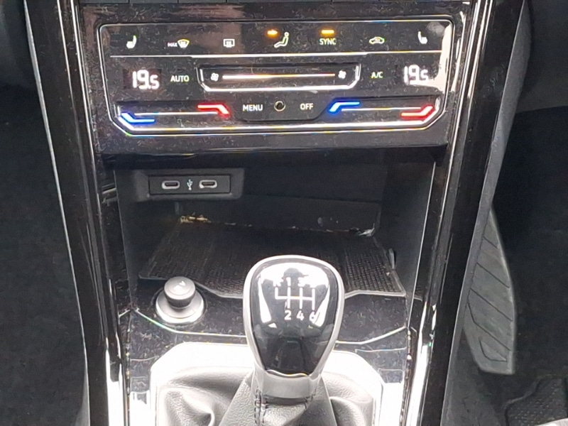 Used Volkswagen T-Roc 2023 for sale - 77816725: Photo 11