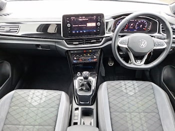 Used Volkswagen T-Roc 2023 for sale - 77816725: Photo