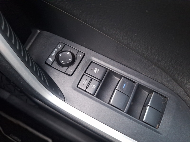 Used Toyota RAV4 2021 for sale - 76911739: Photo 13