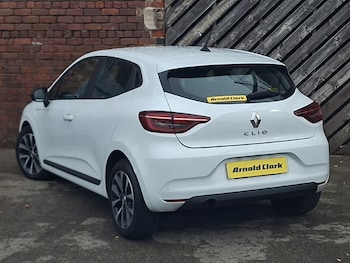 Used Renault Clio 2022 for sale - 76492927: Photo