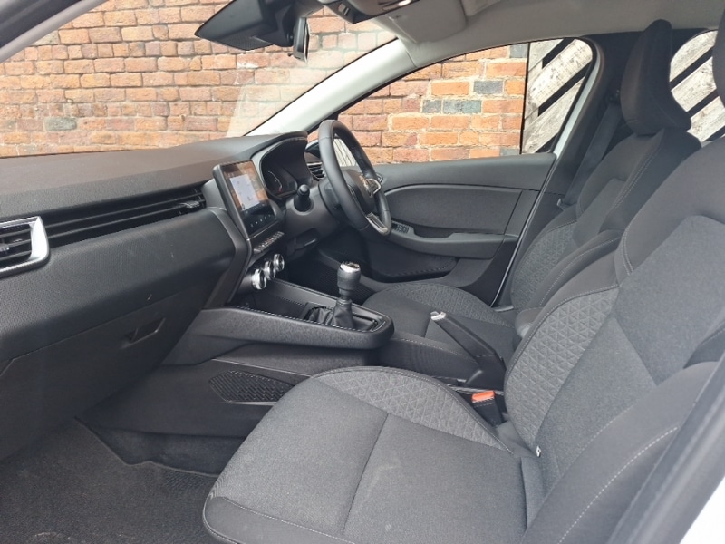 Used Renault Clio 2022 for sale - 76492927: Photo 5