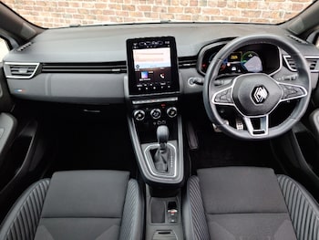 Used Renault Clio 2023 for sale - 75640485: Photo