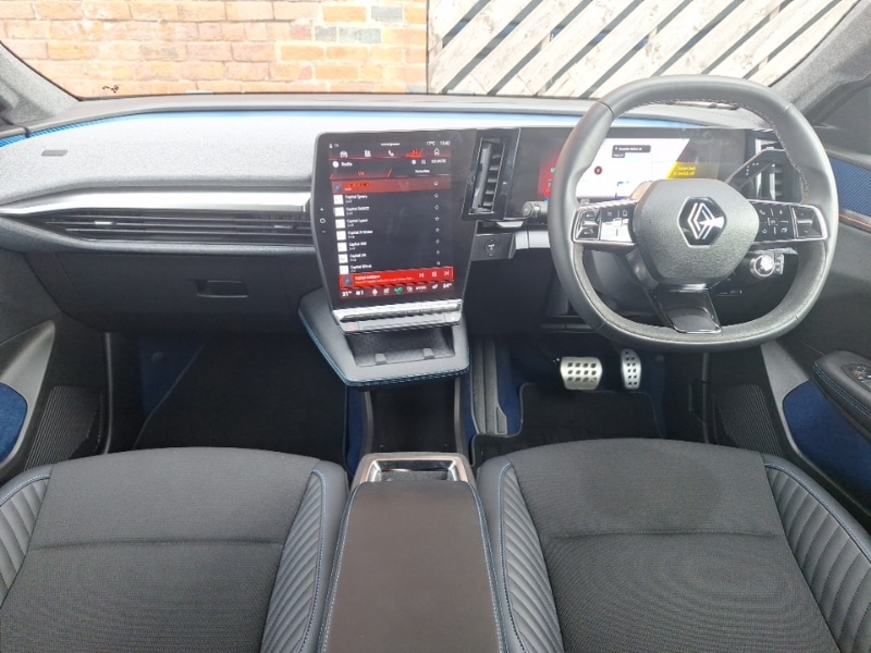 Used Renault Scenic E-Tech 2024 for sale - 77141505: Photo 2