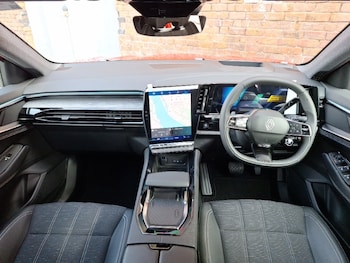 Used Renault Austral 2025 for sale - 76052402: Photo 2