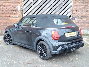 Used MINI Convertible 2022 for sale - 77046995: Photo