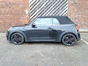 Used MINI Convertible 2022 for sale - 77046995: Photo