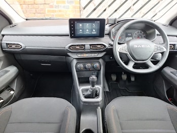Used Dacia Sandero Stepway 2024 for sale - 76208315: Photo 2