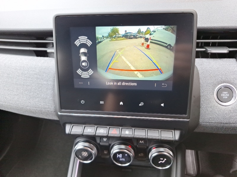 Used Renault Clio 2024 for sale - 76907146: Photo 11