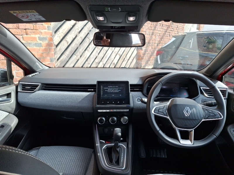 Used Renault Clio 2024 for sale - 75989408: Photo 2