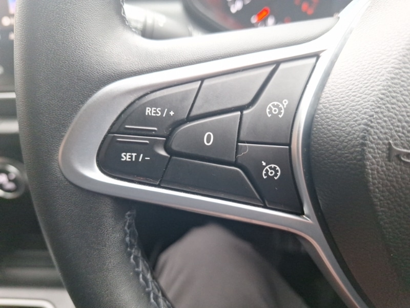 Used Renault Clio 2021 for sale - 76683648: Photo 15