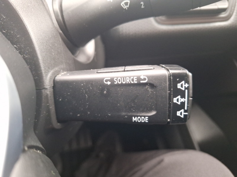 Used Renault Clio 2021 for sale - 76683648: Photo 16