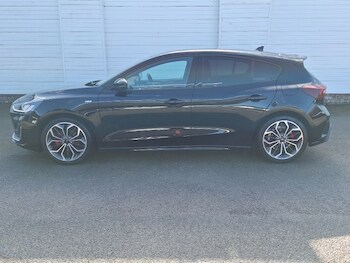 Used Ford Focus 2022 for sale - 77921809: Photo