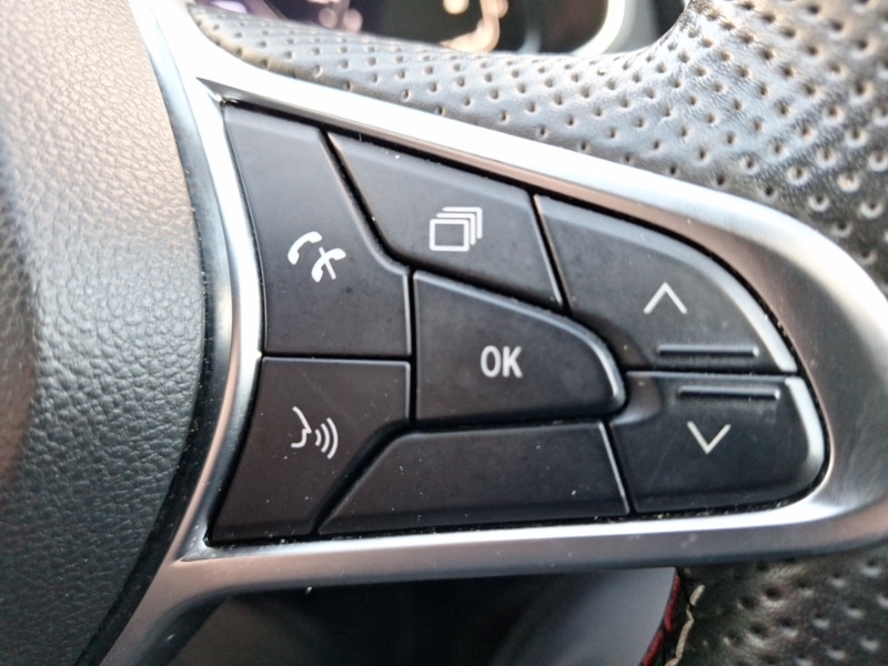 Used Renault Clio 2021 for sale - 76963878: Photo 18