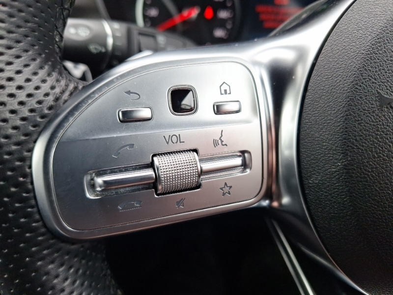 Used Mercedes-Benz GLC 2022 for sale - 77980875: Photo 16