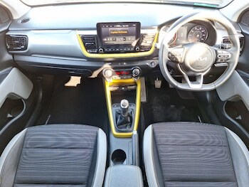 Used Kia Stonic 2023 for sale - 77837969: Photo