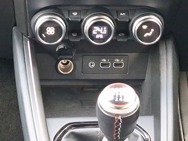 Used Renault Clio 2023 for sale - 76834473: Photo 11