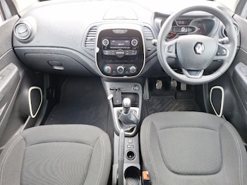 Used Renault Captur 2018 for sale - 77908372: Photo