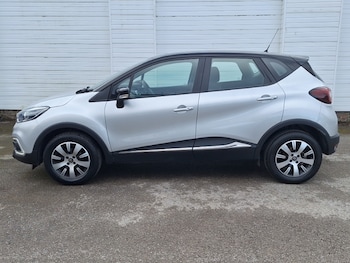 Used Renault Captur 2018 for sale - 77908372: Photo