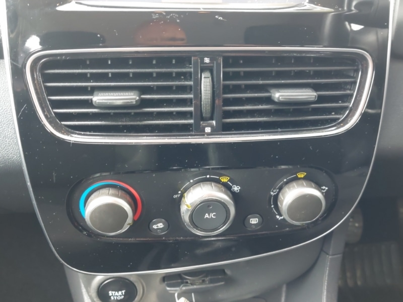 Used Renault Clio 2018 for sale - 77660886: Photo 11