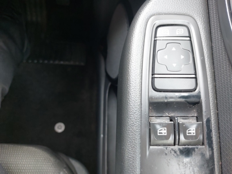 Used Renault Clio 2018 for sale - 77660886: Photo 18