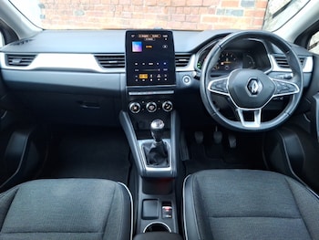 Used Renault Captur 2021 for sale - 76431553: Photo