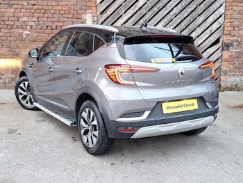 Used Renault Captur 2021 for sale - 76431553: Photo