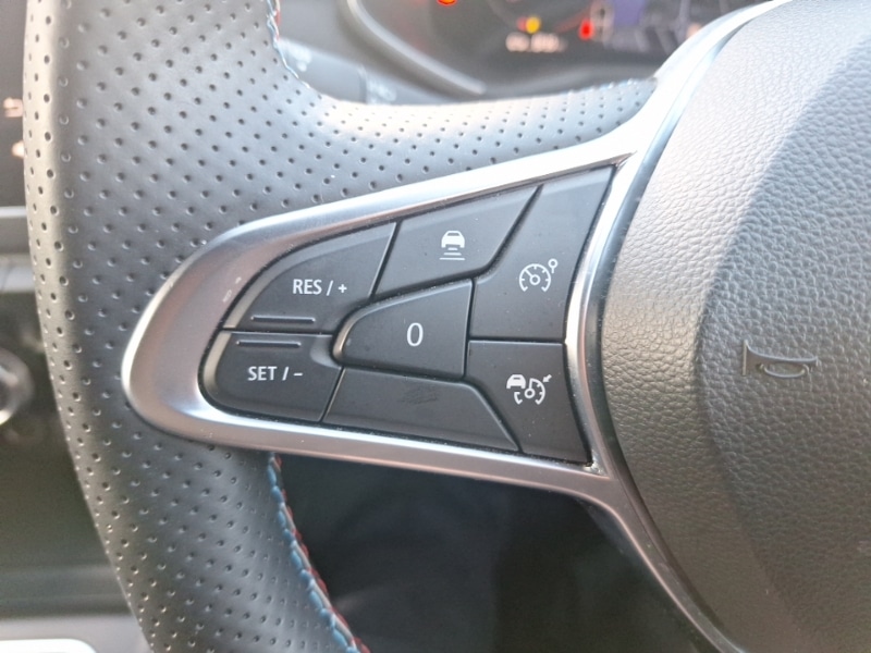 Used Renault Clio 2023 for sale - 76779744: Photo 15