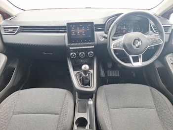 Used Renault Clio 2022 for sale - 78791296: Photo