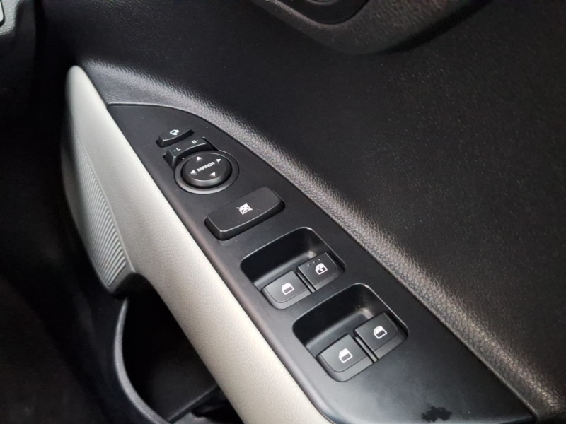 Used Kia Stonic 2018 for sale - 76471460: Photo 10