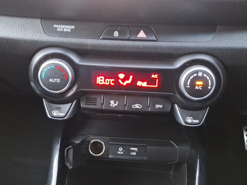 Used Kia Stonic 2018 for sale - 76471460: Photo 11