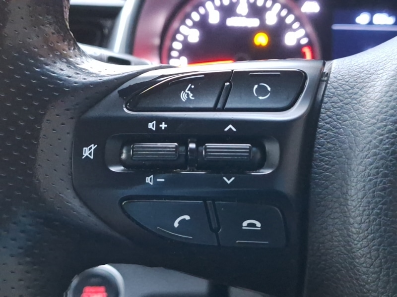 Used Kia Stonic 2018 for sale - 76471460: Photo 12