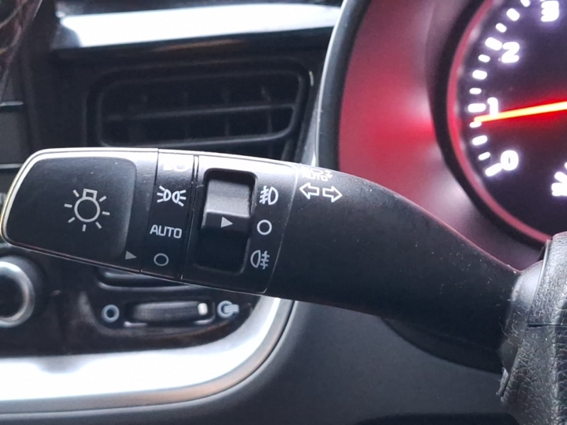 Used Kia Stonic 2018 for sale - 76471460: Photo 14