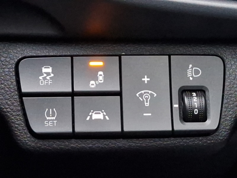 Used Kia Stonic 2018 for sale - 76471460: Photo 16