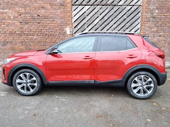 Used Kia Stonic 2018 for sale - 76471460: Photo