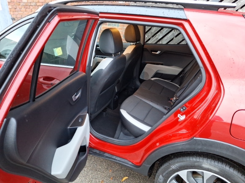 Used Kia Stonic 2018 for sale - 76471460: Photo 6