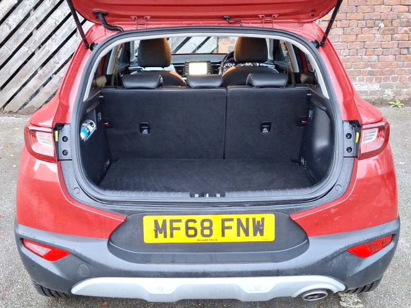 Used Kia Stonic 2018 for sale - 76471460: Photo 8