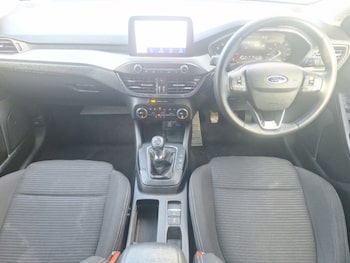 Used Ford Focus 2023 for sale - 78033112: Photo