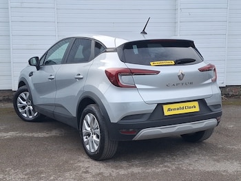 Used Renault Captur 2022 for sale - 77964008: Photo