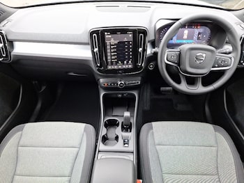 Used Volvo XC40 2025 for sale - 78464349: Photo