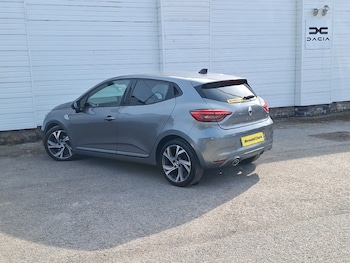 Used Renault Clio 2023 for sale - 78238463: Photo