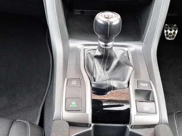 Used Honda Civic 2018 for sale - 76208153: Photo 11
