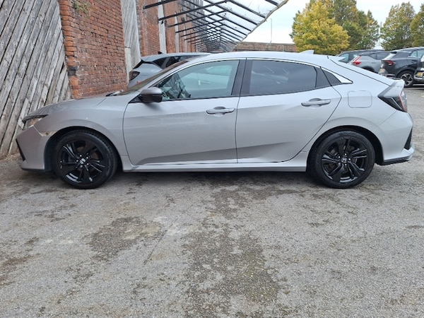Used Honda Civic 2018 for sale - 76208153: Photo 4
