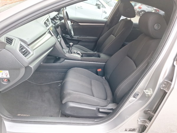 Used Honda Civic 2018 for sale - 76208153: Photo 5