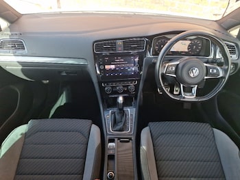 Used Volkswagen Golf 2020 for sale - 77682323: Photo