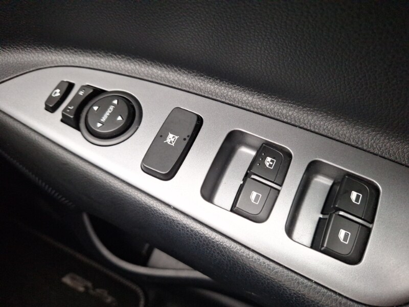 Used Kia Stonic 2023 for sale - 78147118: Photo 13